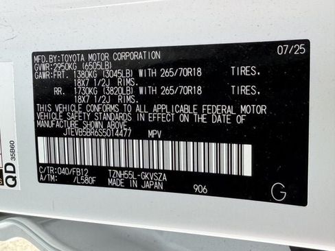 Certified 2025 Toyota 4Runner 4WD image 28
