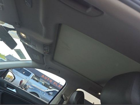 Used 2021 Volkswagen Tiguan SE image 27