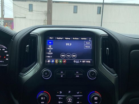 Used 2022 Chevrolet Silverado 2500 LTZ w/ LTZ Convenience Package image 5