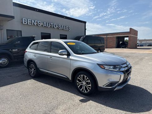 Used 2018 Mitsubishi Outlander SE FWD image 4