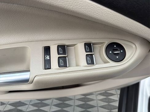 Used 2015 Ford C-MAX SE image 44