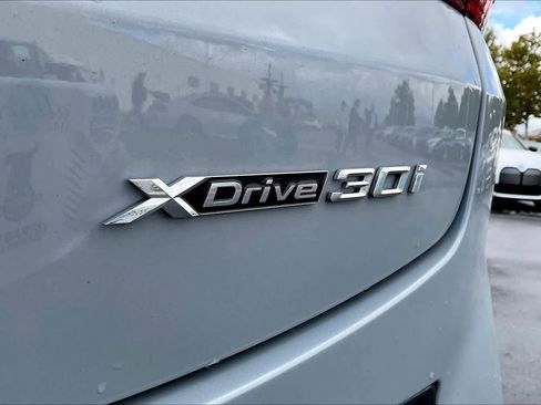 Used 2025 BMW X4 xDrive30i w/ Premium Package image 11