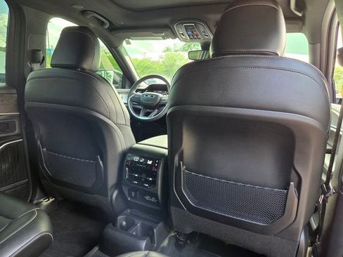 Used 2024 Jeep Grand Cherokee L Limited AWD/4WD image 20