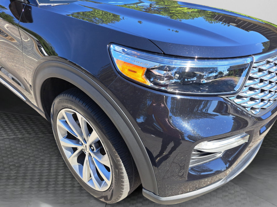 Used 2023 Ford Explorer Platinum w/ Technology Package AWD/4WD image 18