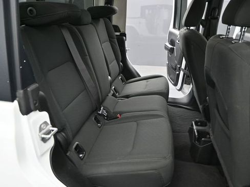 Used 2021 Jeep Gladiator Sport image 15