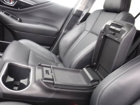 Used 2022 Subaru Outback Limited image 17