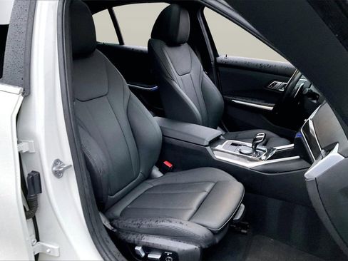 Used 2020 BMW 330i Sedan w/ Convenience Package image 23