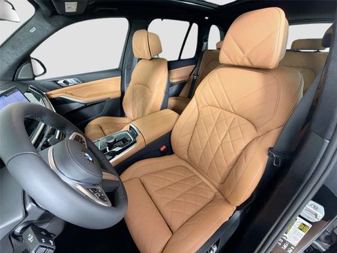 New 2026 BMW X5 xDrive40i w/ M Sport Package AWD/4WD image 21