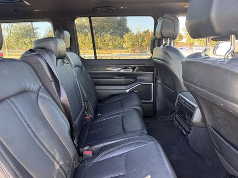 Used 2022 Jeep Wagoneer Series II w/ Premium Group I image 28