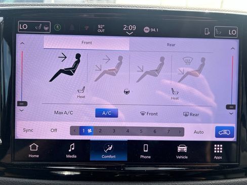 Used 2025 Chrysler Pacifica Select FWD image 26