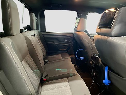 Used 2023 Nissan Titan SV w/ SV Convenience Package image 27