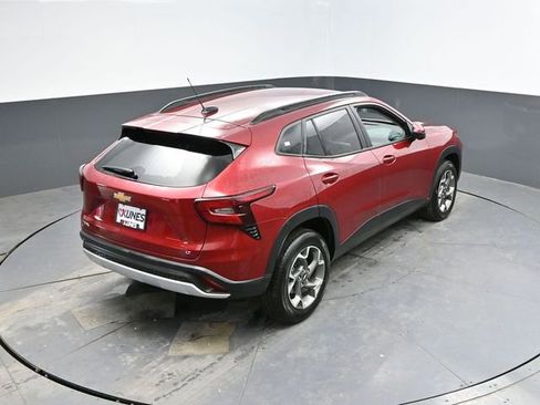 Used 2025 Chevrolet Trax LT image 37