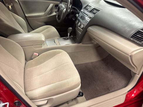 Used 2011 Toyota Camry LE w/ LE Extra-Value Pkg FWD image 11