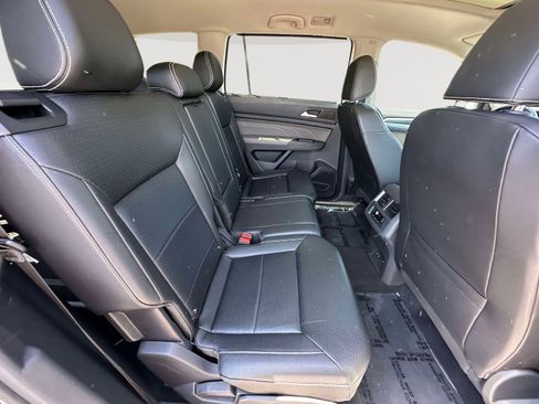 Used 2021 Volkswagen Atlas SEL R-Line FWD image 32
