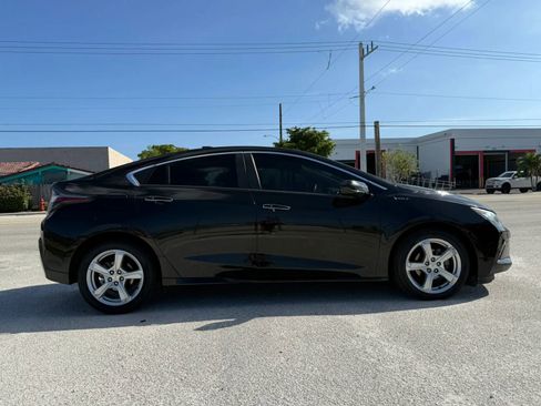 Used 2018 Chevrolet Volt LT w/ Comfort Package image 10