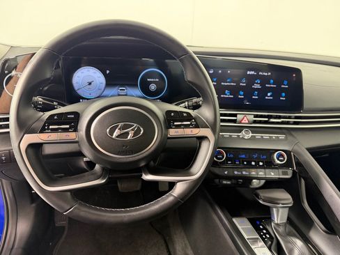 Used 2023 Hyundai Elantra SEL w/ Convenience Package FWD image 15