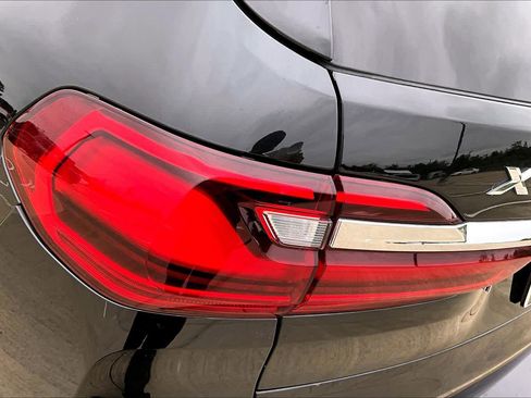 Used 2020 BMW X7 xDrive40i w/ Executive Package AWD/4WD image 27
