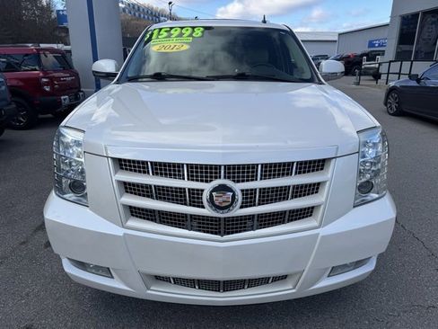 Used 2013 Cadillac Escalade Premium image 3