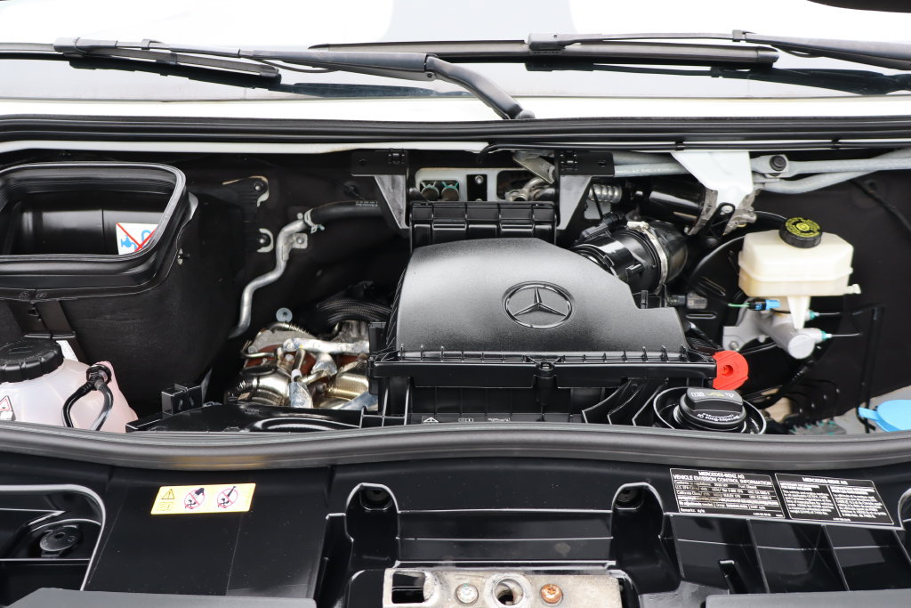 Used 2025 Mercedes-Benz Sprinter 2500 image 33