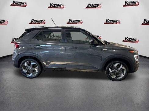 Certified 2023 Hyundai Venue Limited w/ Cargo Package image 4