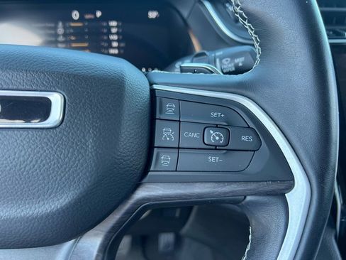 Used 2022 Jeep Grand Cherokee Limited image 22