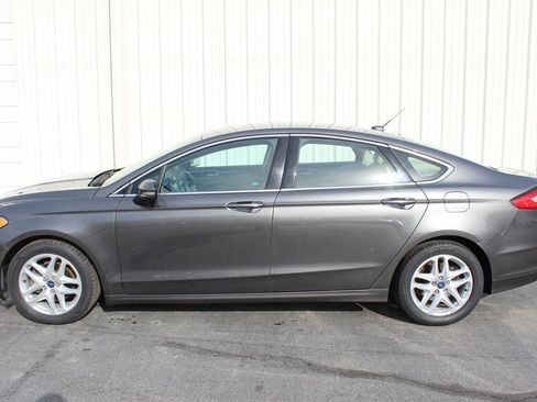 Used 2016 Ford Fusion SE w/ Equipment Group 202A image 5