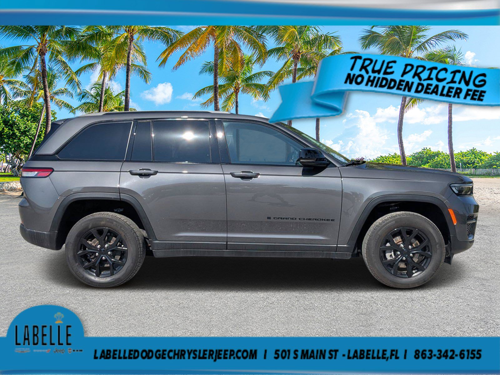Used 2025 Jeep Grand Cherokee Altitude AWD/4WD image 2