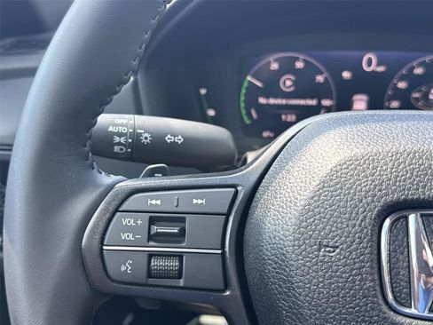 Used 2025 Honda Accord Sport image 19