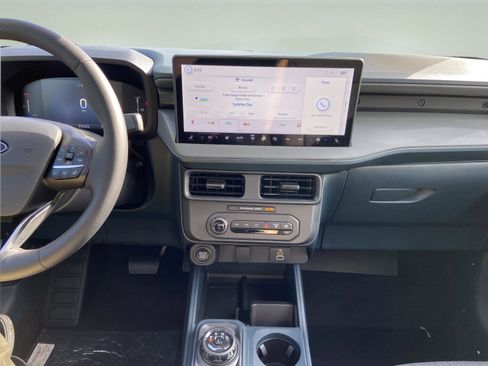 New 2025 Ford Maverick XLT w/ XLT Luxury Package image 13