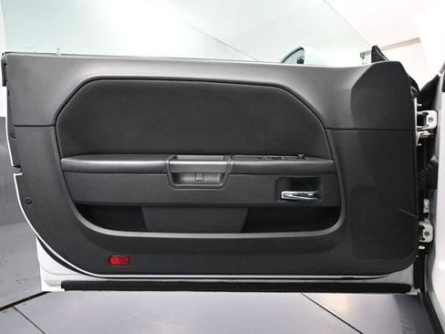 Used 2013 Dodge Challenger R/T image 18