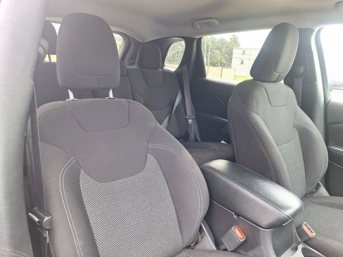 Used 2020 Jeep Cherokee Latitude image 28