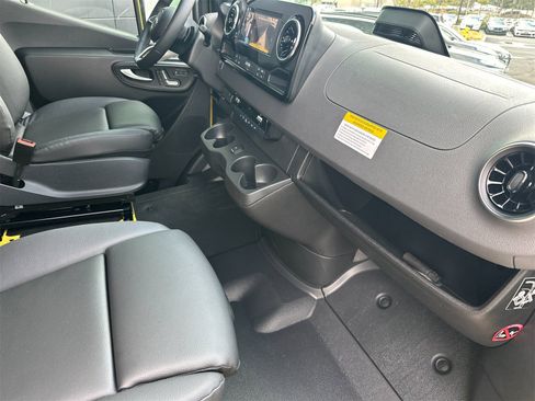 New 2025 Mercedes-Benz Sprinter 2500 image 17