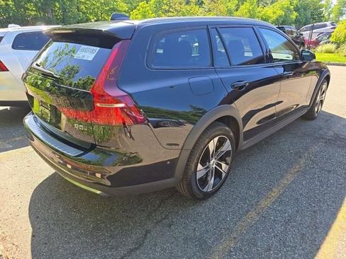 Used 2025 Volvo V60 B5 Cross Country Plus AWD/4WD image 4
