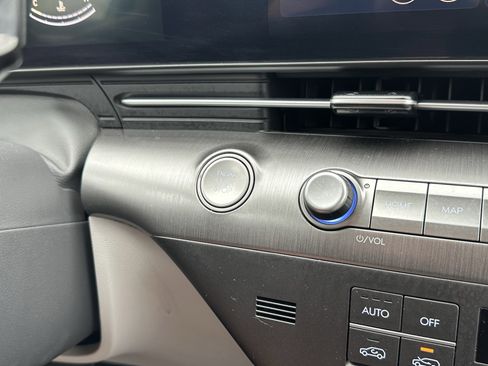 Used 2024 Hyundai Kona SEL image 27