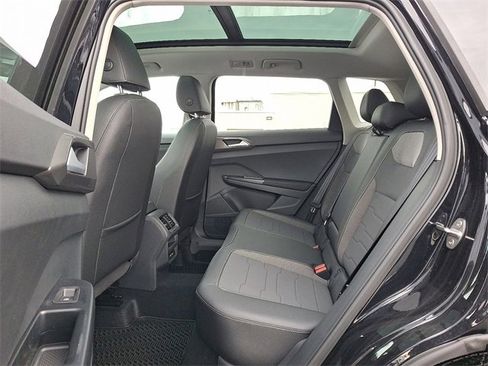 New 2026 Volkswagen Taos SE image 5