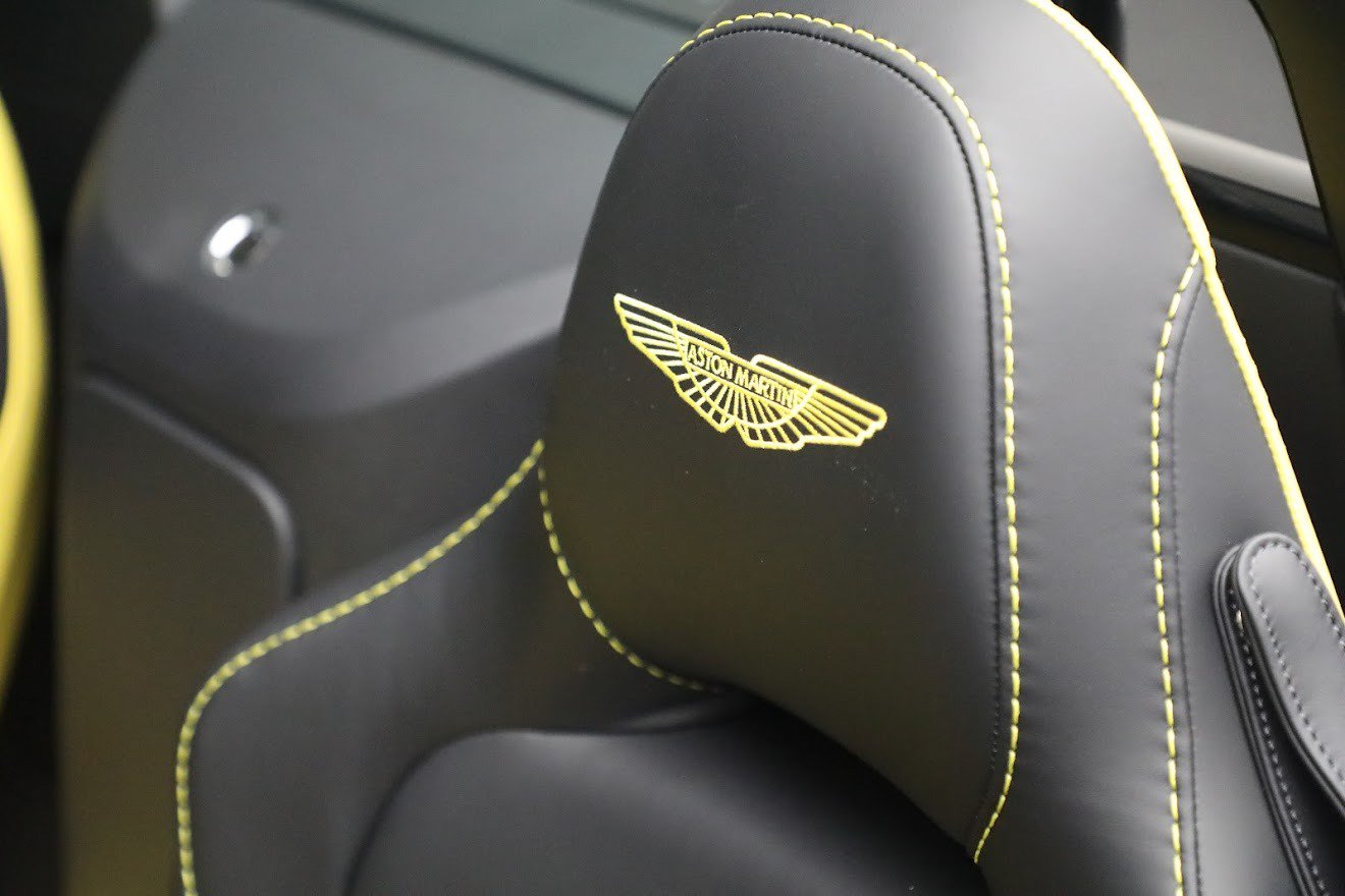 Used 2023 Aston Martin V12 Vantage Roadster RWD image 27
