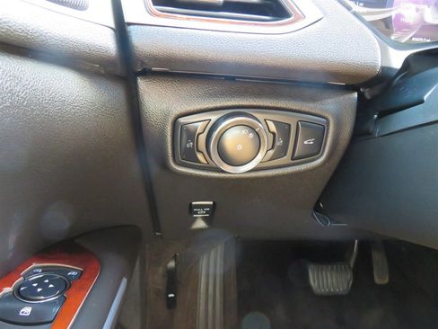 Used 2013 Lincoln MKZ Reserve image 16