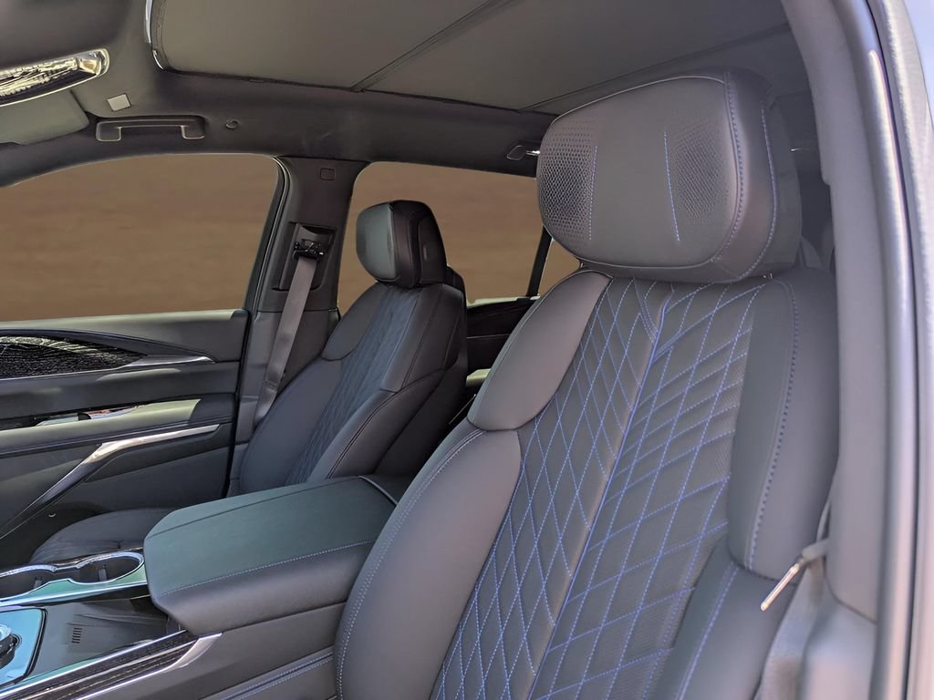 New 2026 Cadillac Escalade IQ Sport 1 w/ LPO, Floor Liner Package AWD/4WD image 9