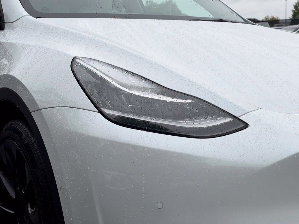 Used 2021 Tesla Model Y Long Range AWD/4WD image 10