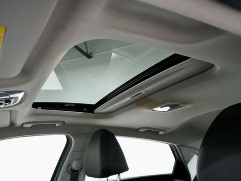 Used 2024 Hyundai Elantra Limited image 6