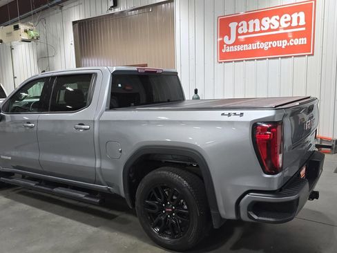 Used 2023 GMC Sierra 1500 Elevation image 3