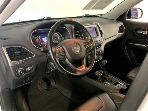 Used 2019 Jeep Cherokee Latitude Plus image 14