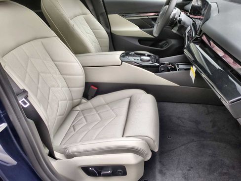 New 2026 BMW 540i xDrive image 23