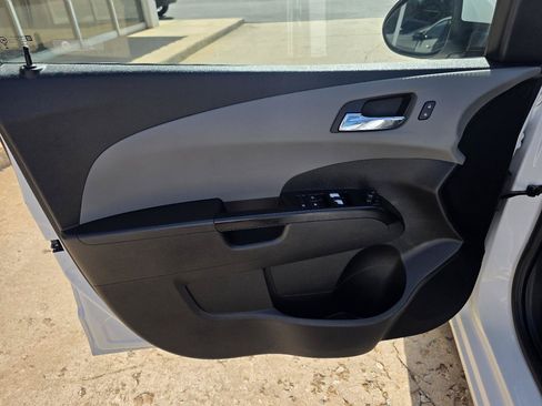 Used 2019 Chevrolet Sonic LT FWD image 11