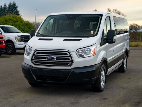 Used 2019 Ford Transit 150 XLT image 4