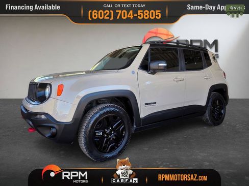 Used 2017 Jeep Renegade Trailhawk AWD/4WD image 3
