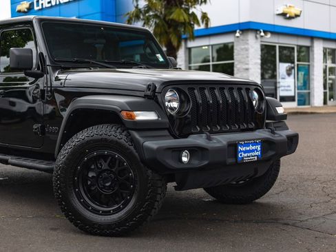 Used 2021 Jeep Wrangler Unlimited Sport AWD/4WD image 3