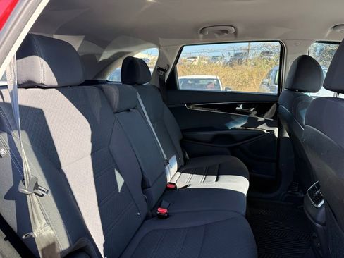 Certified 2018 Kia Sorento LX w/ LX V6 Convenience Package image 18