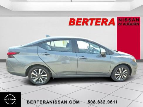 Used 2024 Nissan Versa SV FWD image 2