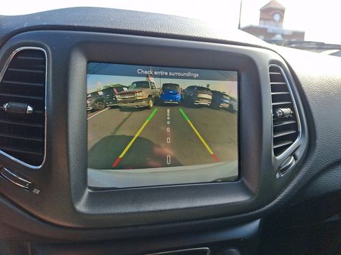 Used 2021 Jeep Compass Trailhawk w/ Convenience Group AWD/4WD image 18